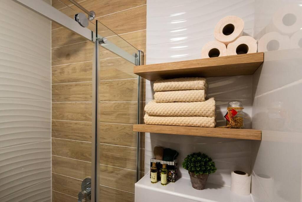 Modern, Bright And Cozy Apartment Podgorica Ngoại thất bức ảnh